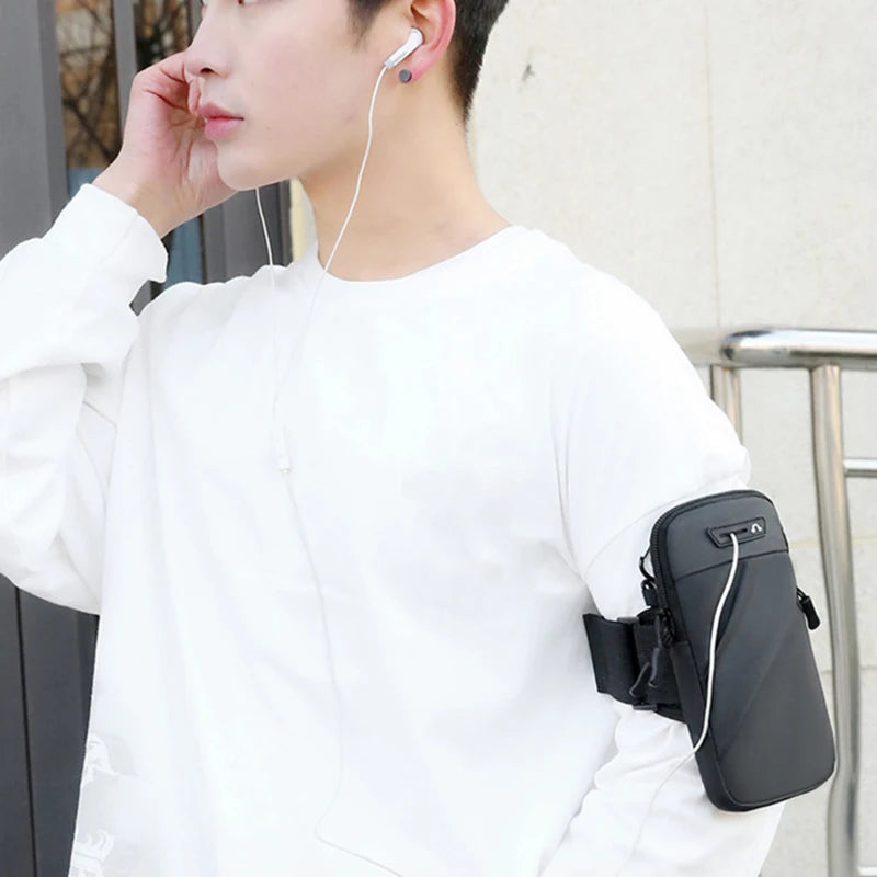 Waterproof Aliexpress memory arm bag with headphone jack and breathable design, holding a smartphone securely.
