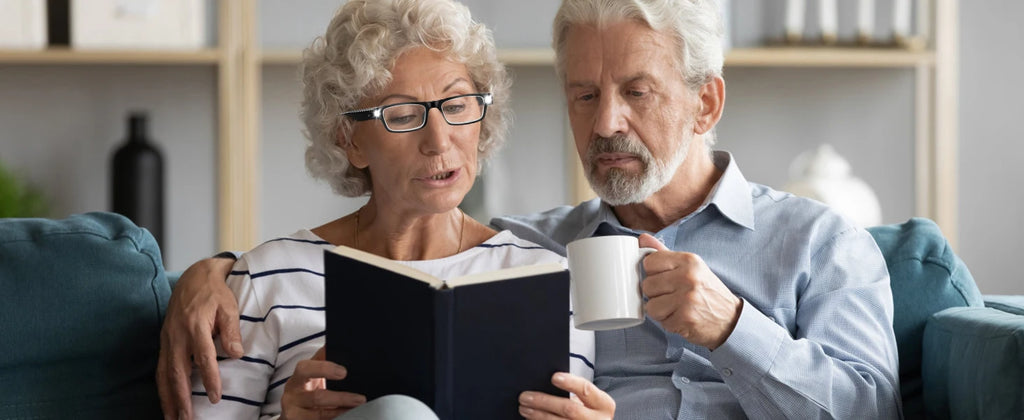 200% magnifying glasses with lamp, USB rechargeable LED light, featuring a sleek design for detailed viewing.